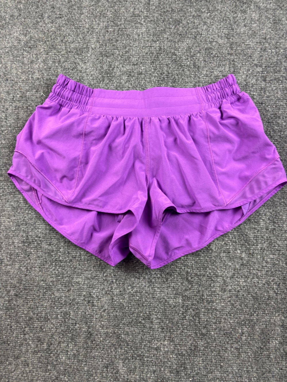 LULULEMON Women’s Vibrant Purple Hotty Hot Athletic Shorts size: 8